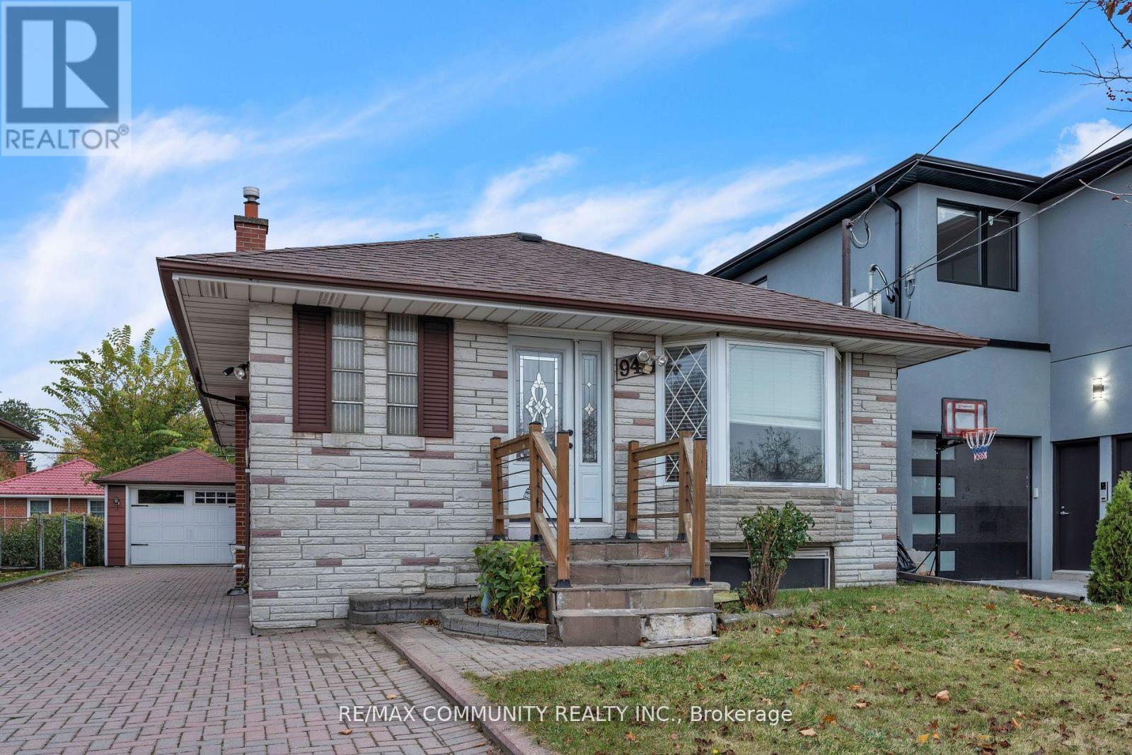 Main - 94 Waringstown Drive, Toronto (Wexford-Maryvale), Ontario  M1R 4H4 - Photo 2 - E12760634