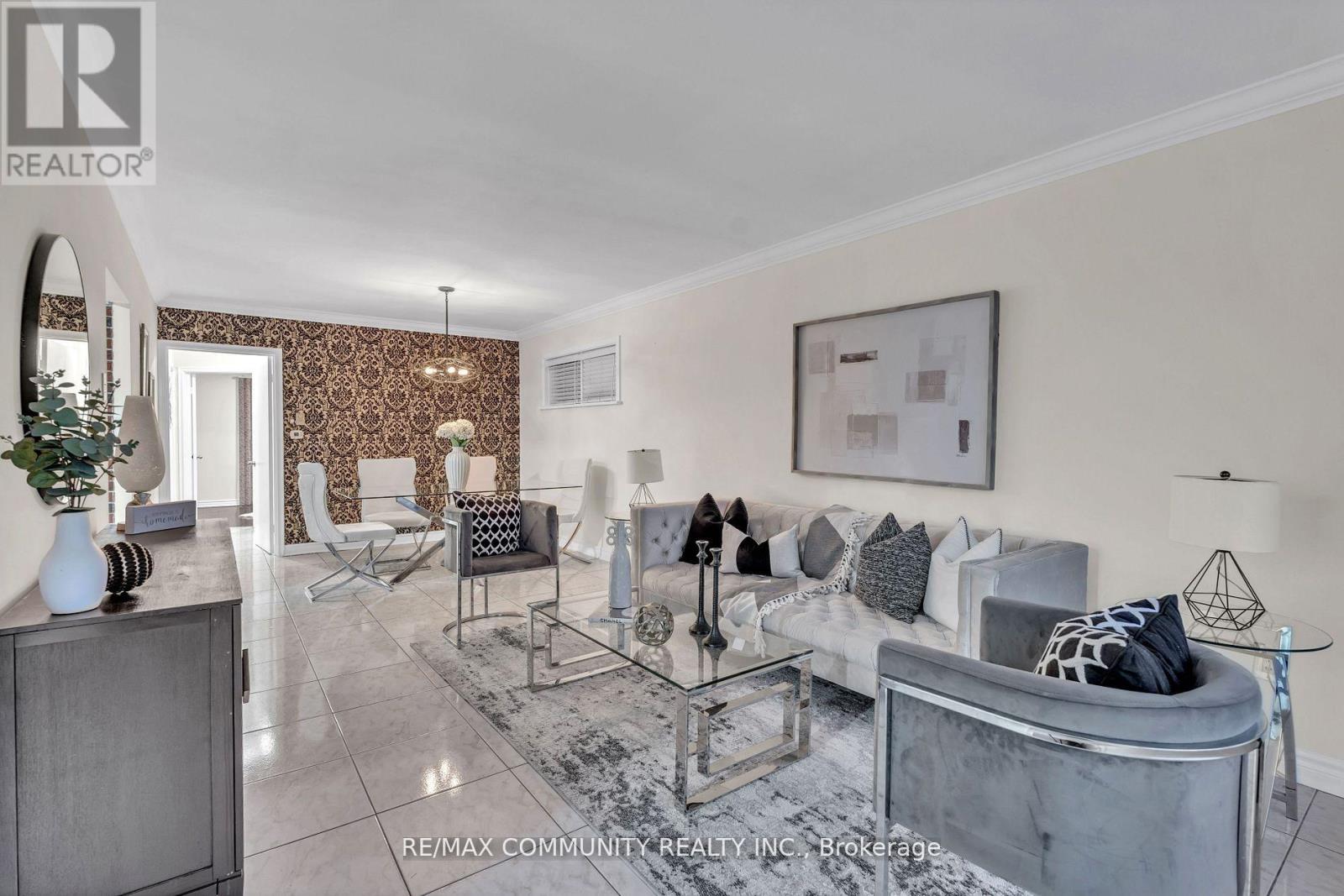 Main - 94 Waringstown Drive, Toronto (Wexford-Maryvale), Ontario  M1R 4H4 - Photo 5 - E12760634