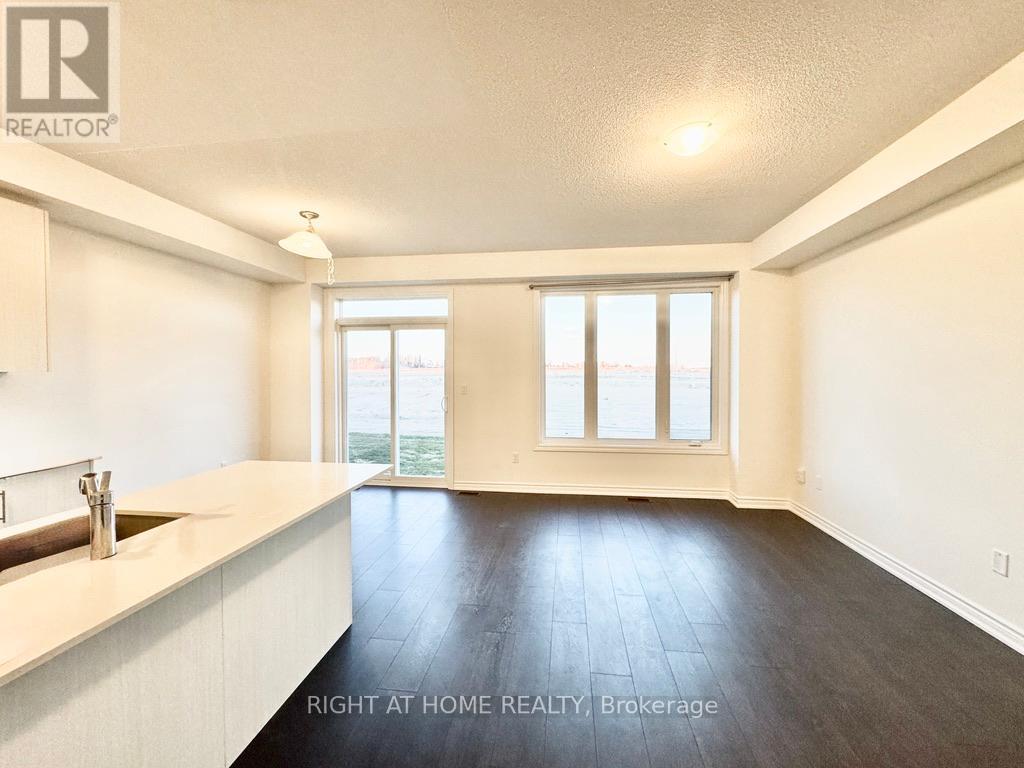 135 Greer Street, Barrie, Ontario  L9J 0R7 - Photo 3 - S12760774