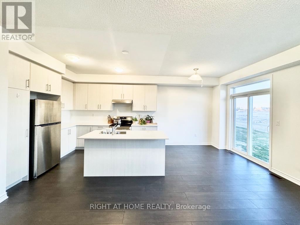 135 Greer Street, Barrie, Ontario  L9J 0R7 - Photo 4 - S12760774