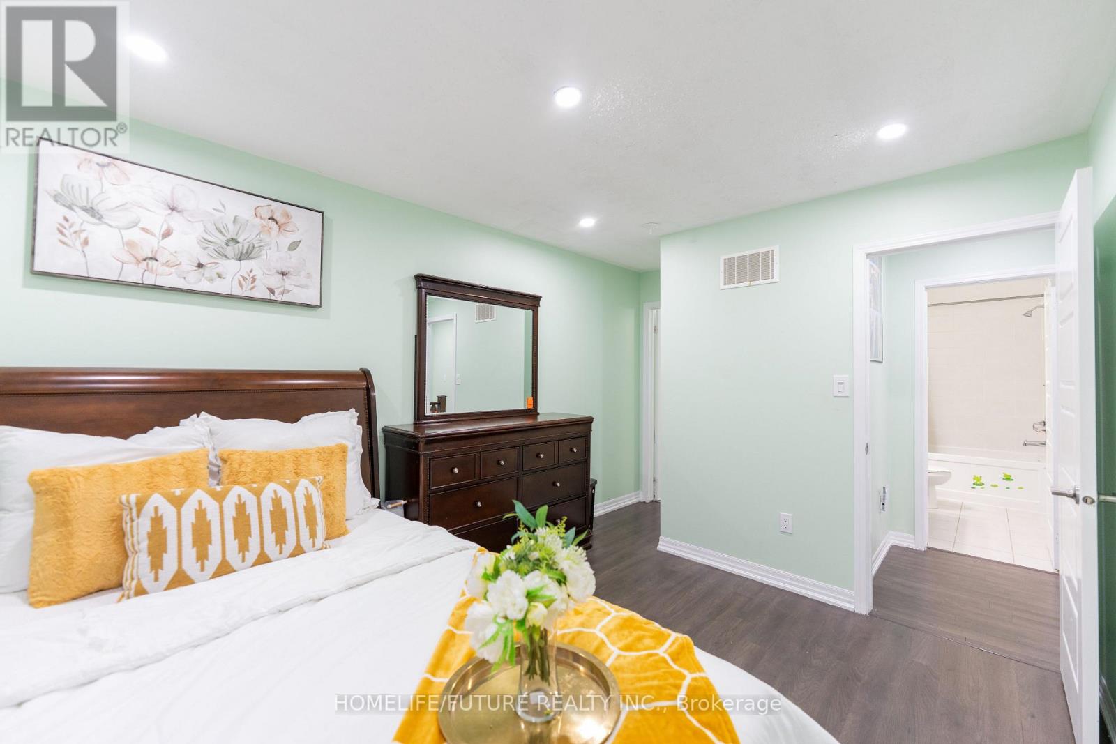 275 Ellen Davidson Drive, Oakville (Go Glenorchy), Ontario  L6M 0V6 - Photo 25 - W12572804