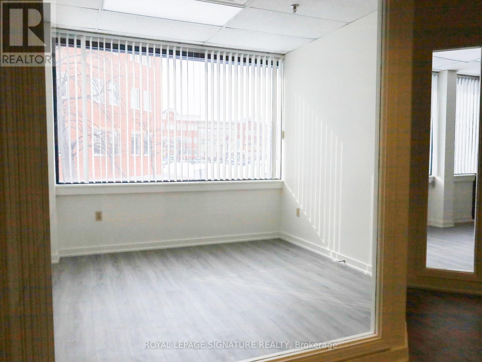 5-102 - 2600 Skymark Avenue, Mississauga (Airport Corporate), Ontario  L4W 5B2 - Photo 11 - W12760642