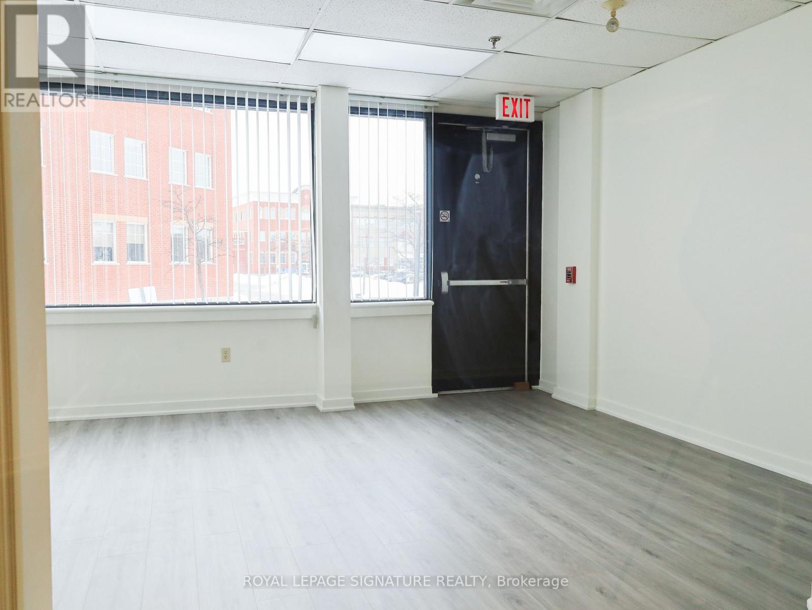 5-102 - 2600 Skymark Avenue, Mississauga (Airport Corporate), Ontario  L4W 5B2 - Photo 12 - W12760642