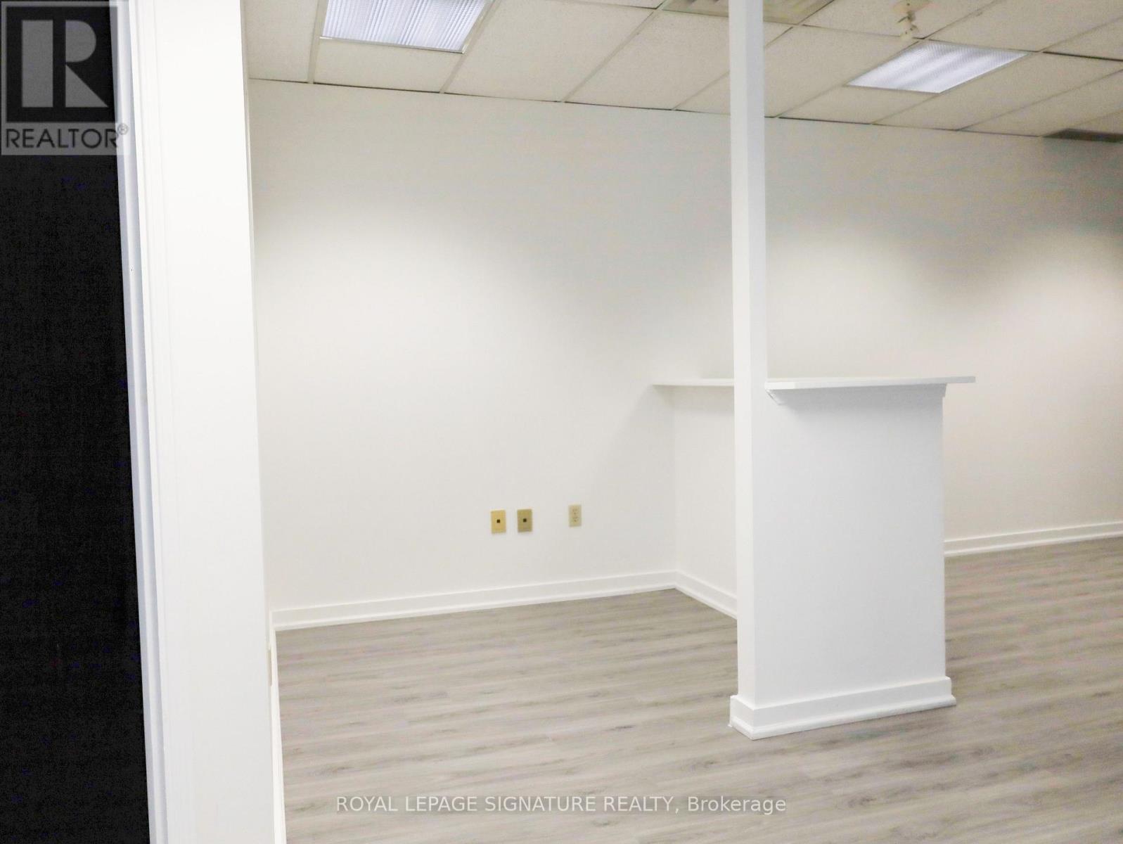 5-102 - 2600 Skymark Avenue, Mississauga (Airport Corporate), Ontario  L4W 5B2 - Photo 9 - W12760642