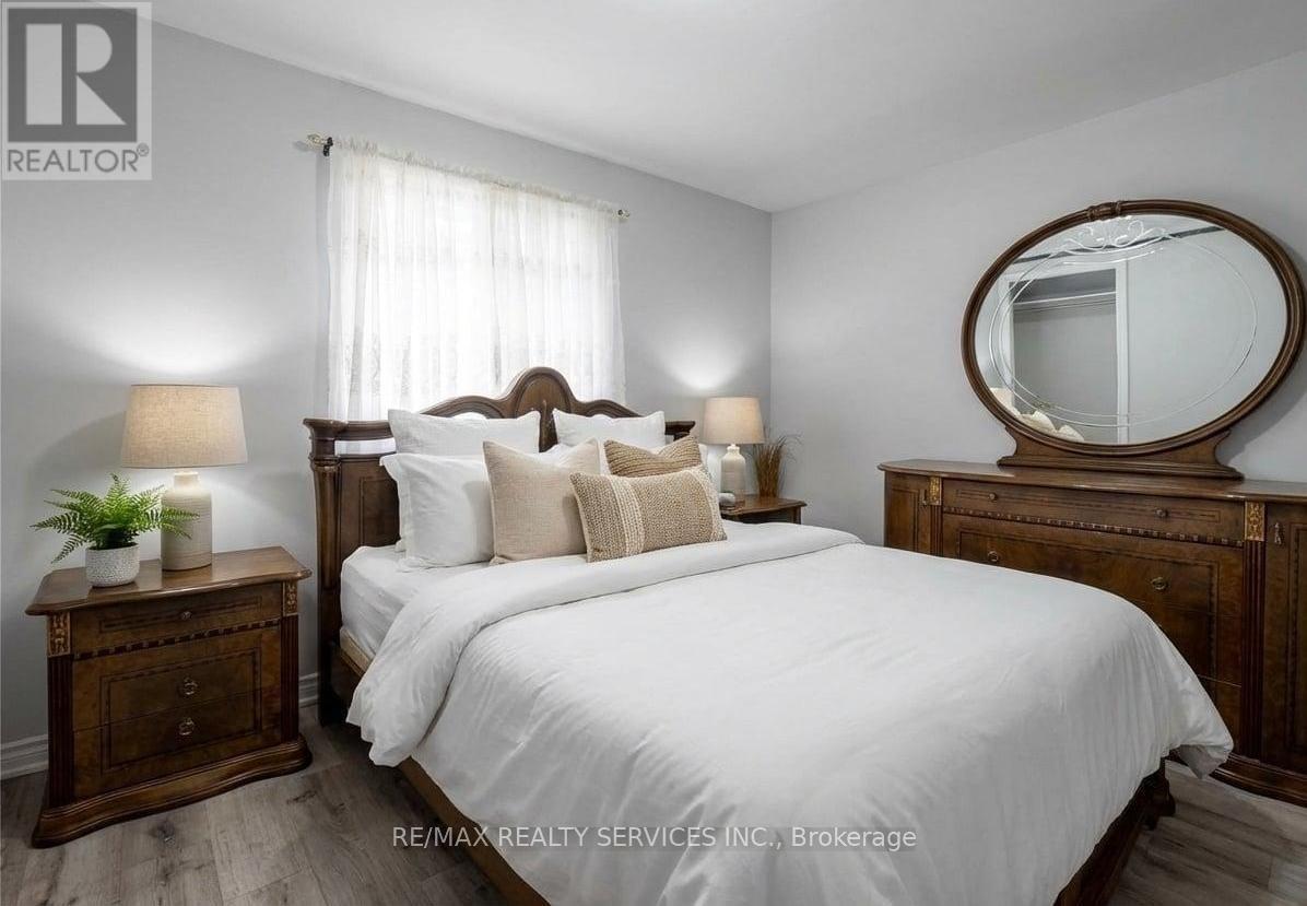 43 Harding Avenue, Toronto, Ontario  M6M 3A3 - Photo 4 - W12760656