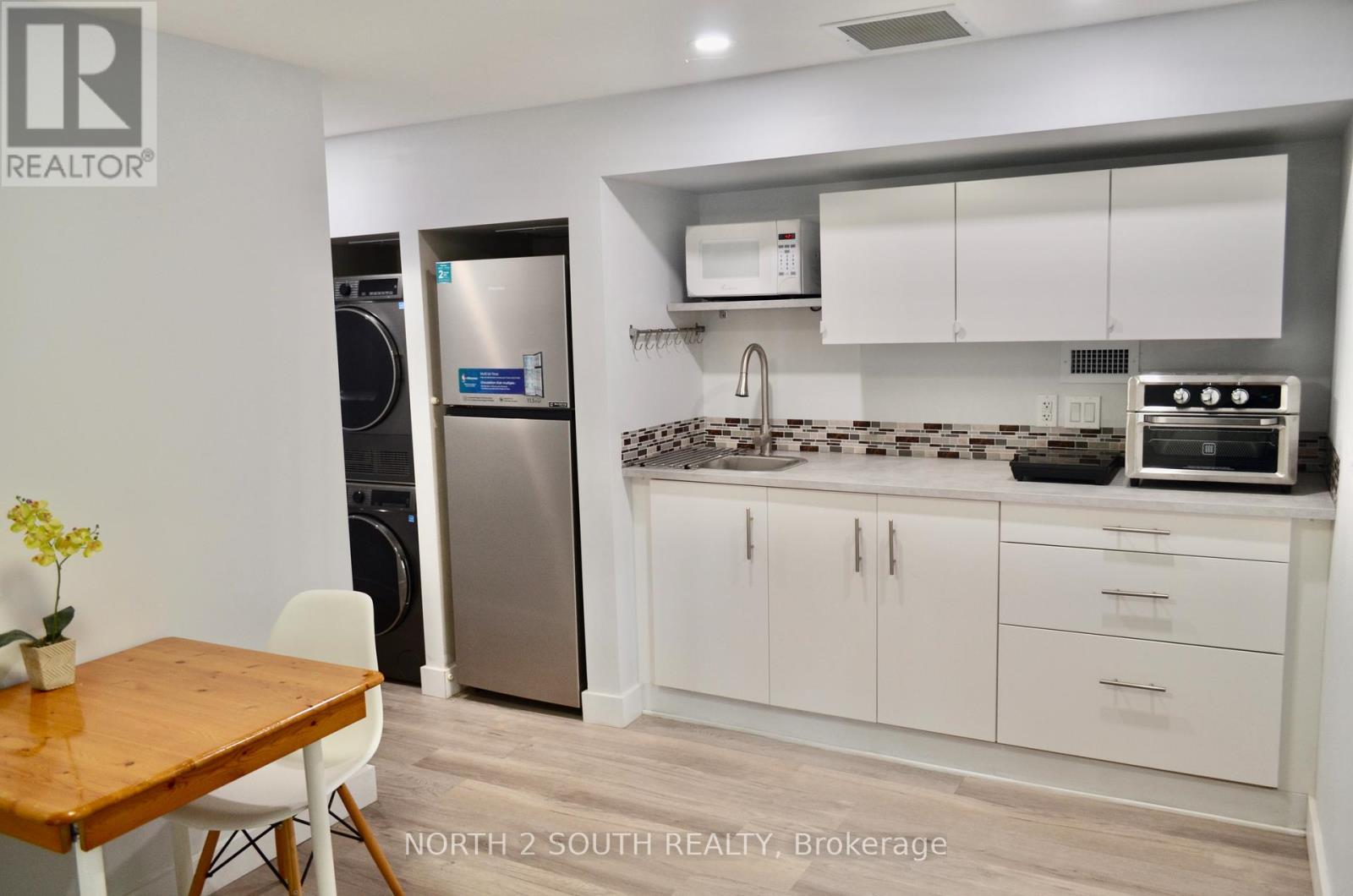 BSMT - 9 BARWELL CRESCENT, Toronto, Ontario