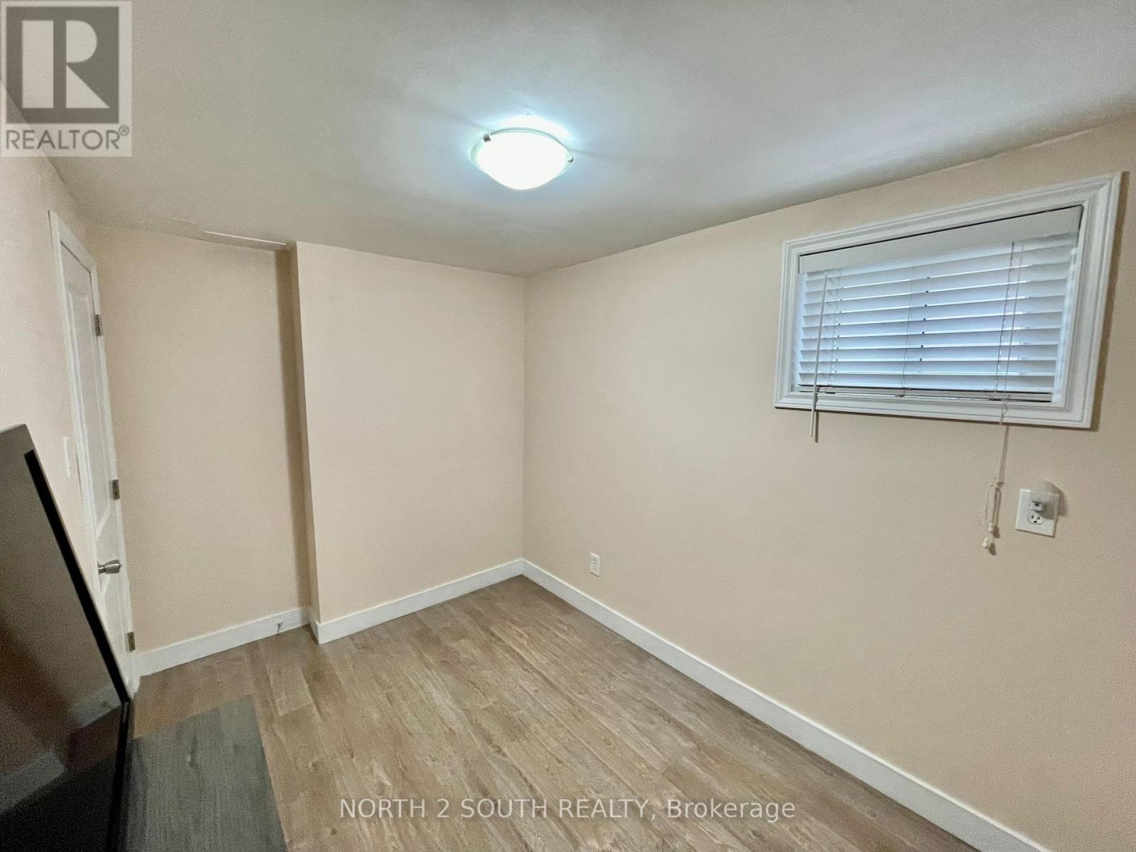 Bsmt - 9 Barwell Crescent, Toronto, Ontario  M9W 2W4 - Photo 10 - W12760690