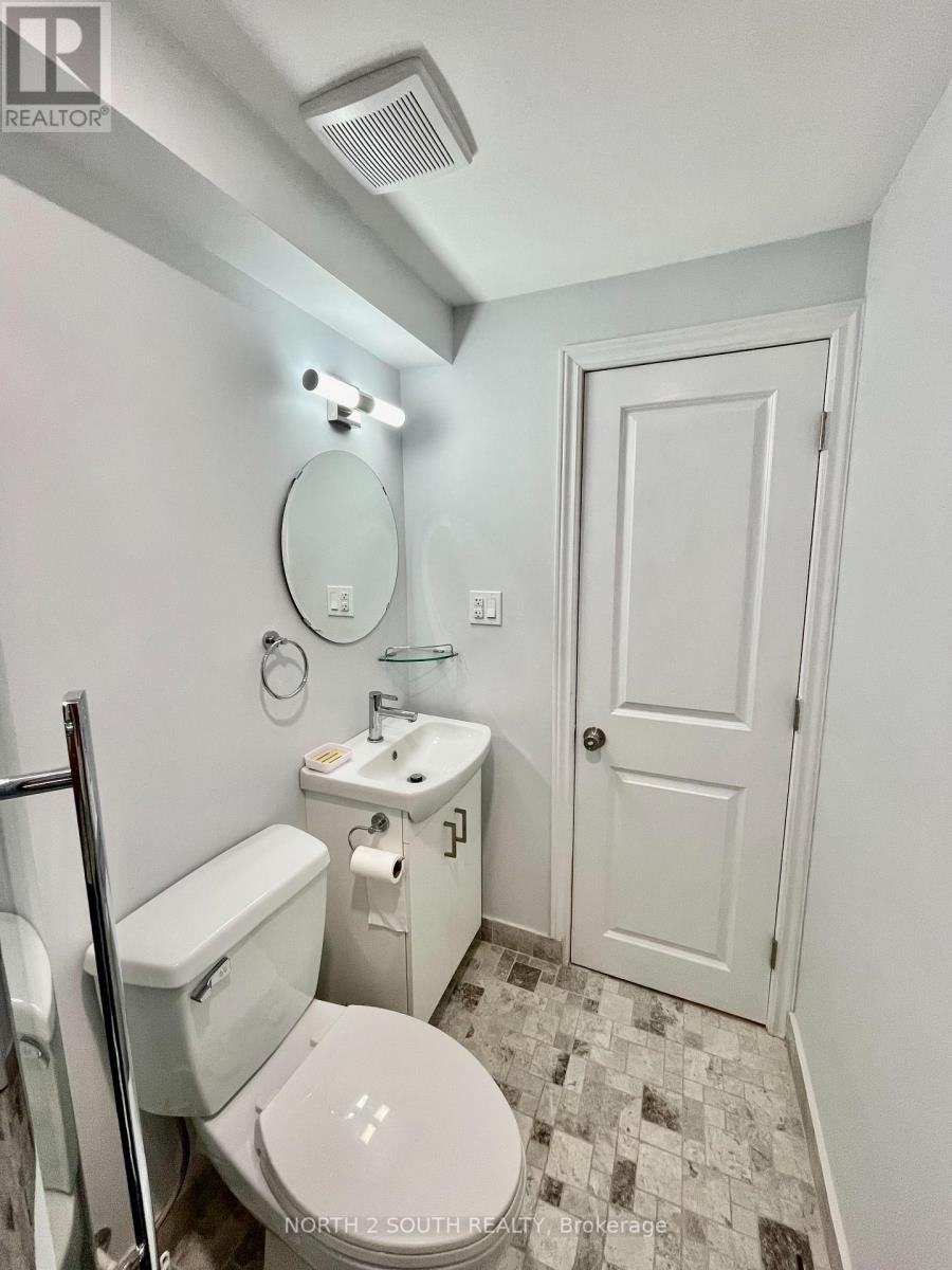 Bsmt - 9 Barwell Crescent, Toronto, Ontario  M9W 2W4 - Photo 16 - W12760690