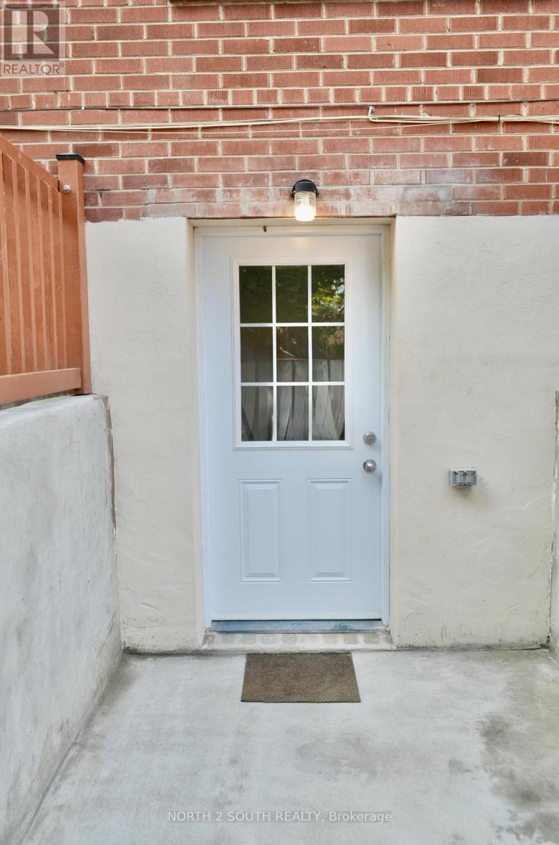 Bsmt - 9 Barwell Crescent, Toronto, Ontario  M9W 2W4 - Photo 18 - W12760690