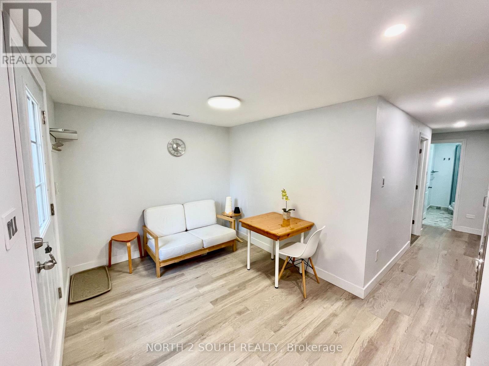 Bsmt - 9 Barwell Crescent, Toronto, Ontario  M9W 2W4 - Photo 4 - W12760690