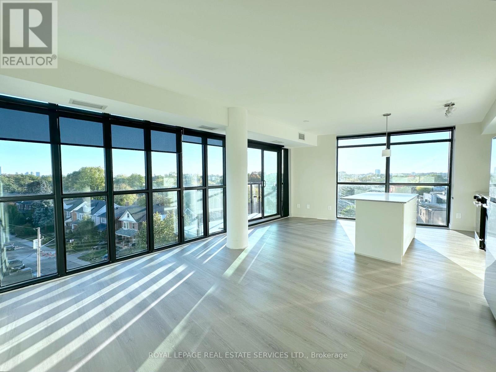 608 - 3385 Dundas Street W, Toronto (Runnymede-Bloor West Village), Ontario  M6S 2S2 - Photo 2 - W12760714