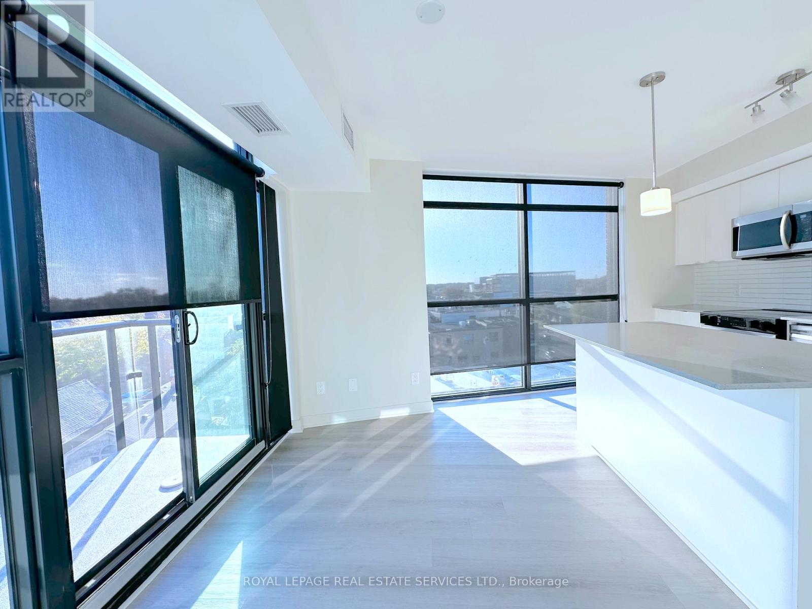 608 - 3385 Dundas Street W, Toronto (Runnymede-Bloor West Village), Ontario  M6S 2S2 - Photo 7 - W12760714