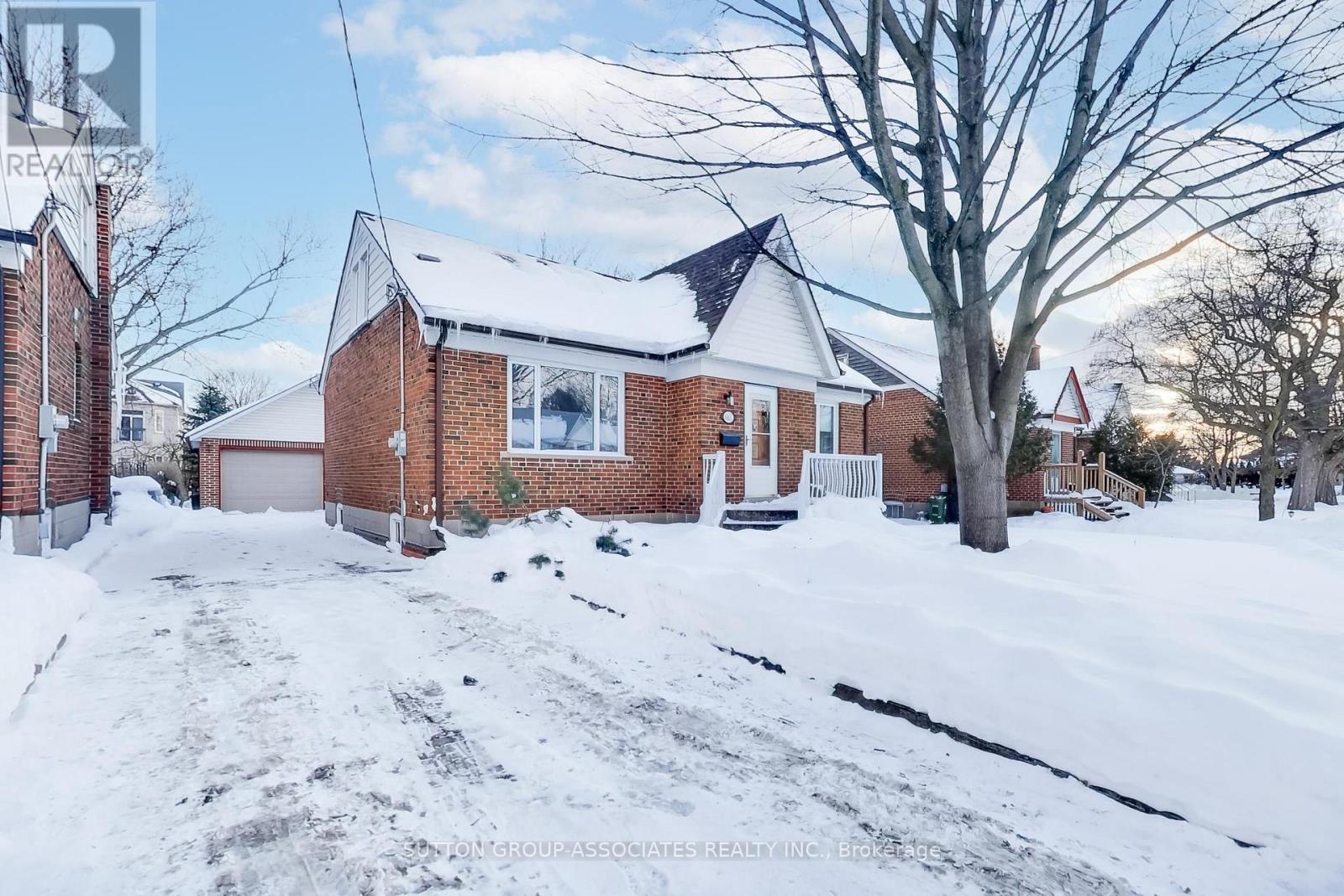 683 GLENGROVE AVENUE, Toronto, Ontario