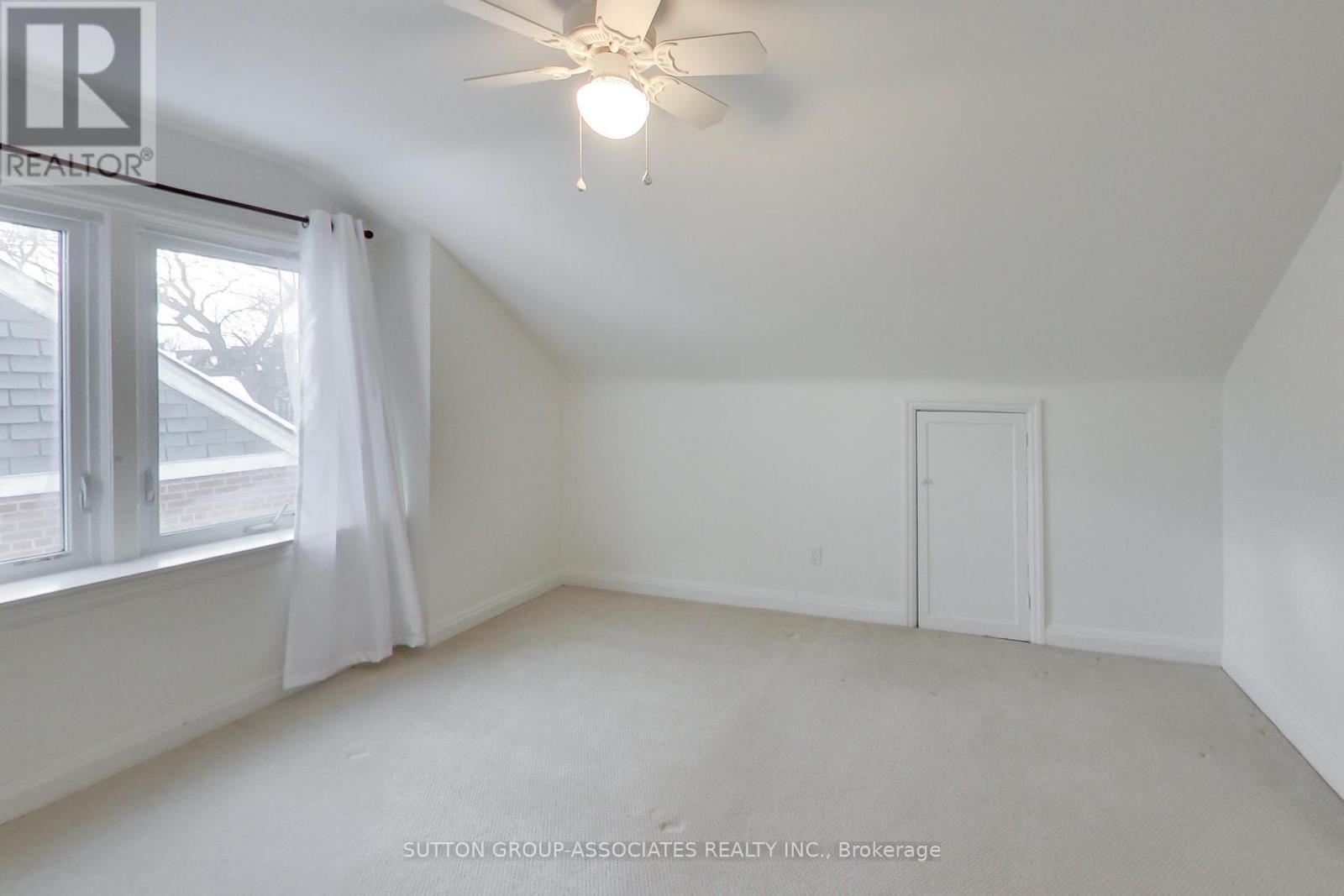 683 Glengrove Avenue, Toronto, Ontario  M6B 2J2 - Photo 20 - W12760730