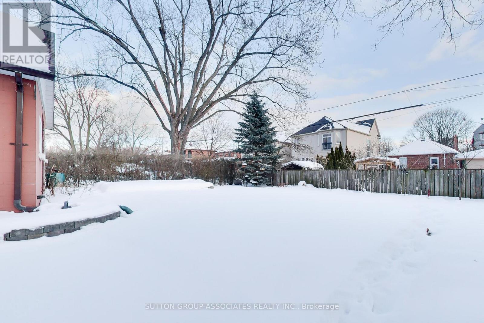 683 Glengrove Avenue, Toronto, Ontario  M6B 2J2 - Photo 29 - W12760730