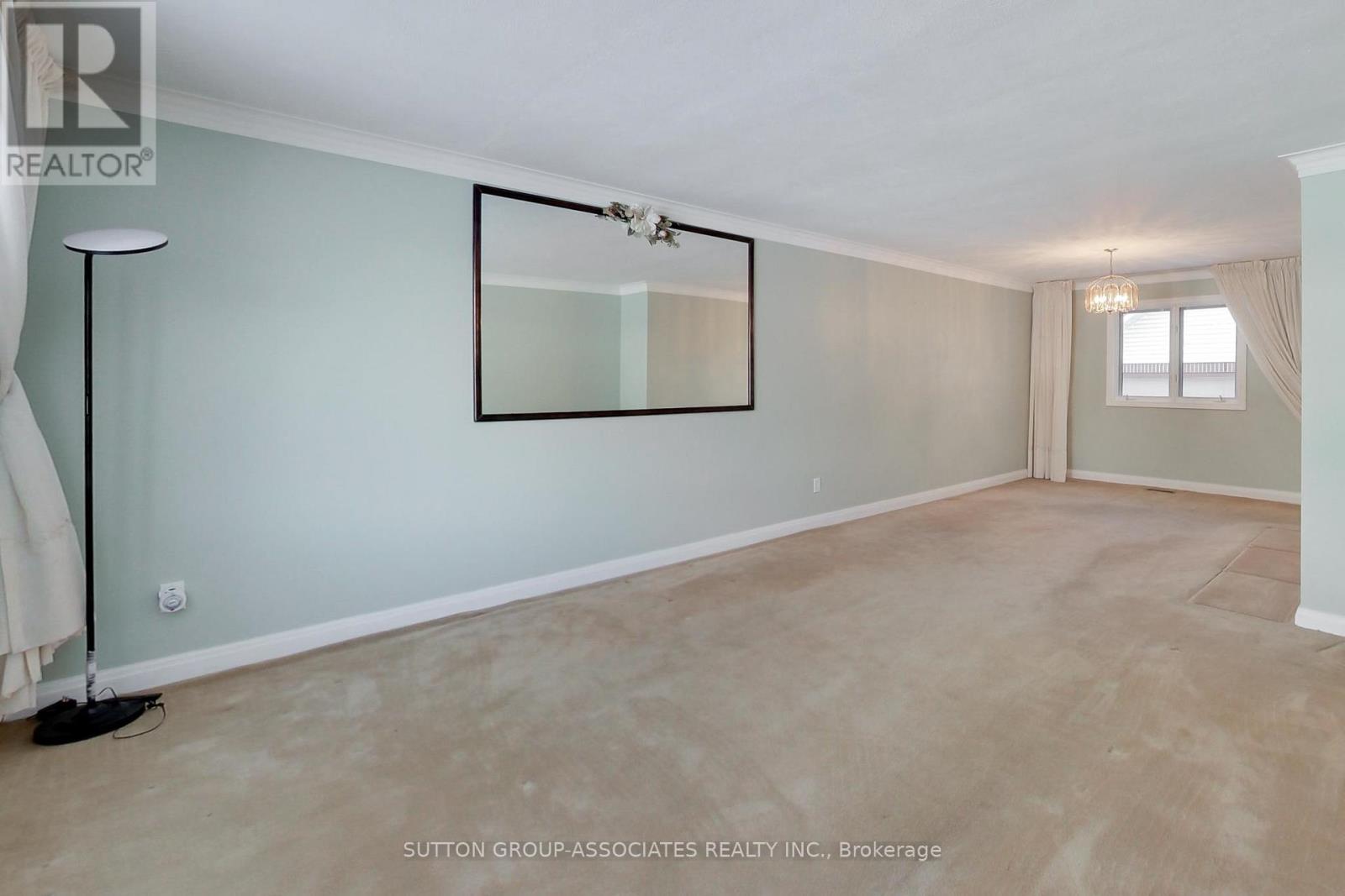 683 Glengrove Avenue, Toronto, Ontario  M6B 2J2 - Photo 7 - W12760730