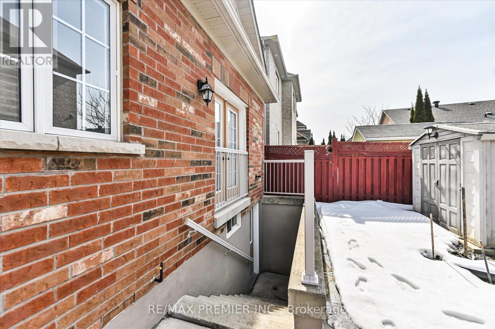 10 Leparc Road, Brampton (Vales Of Castlemore North), Ontario  L6P 1X9 - Photo 27 - W12760744