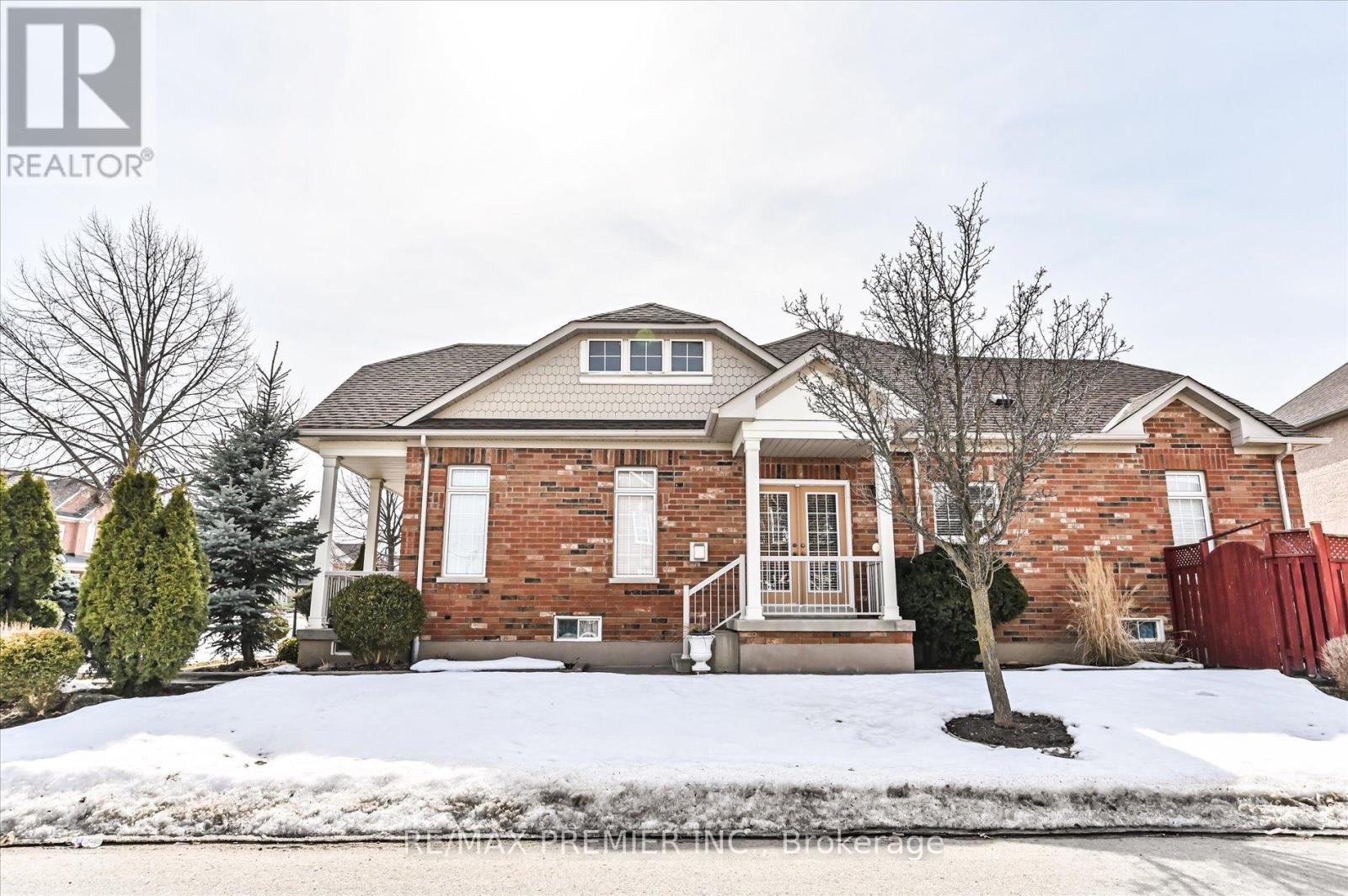 10 Leparc Road, Brampton (Vales Of Castlemore North), Ontario  L6P 1X9 - Photo 32 - W12760744