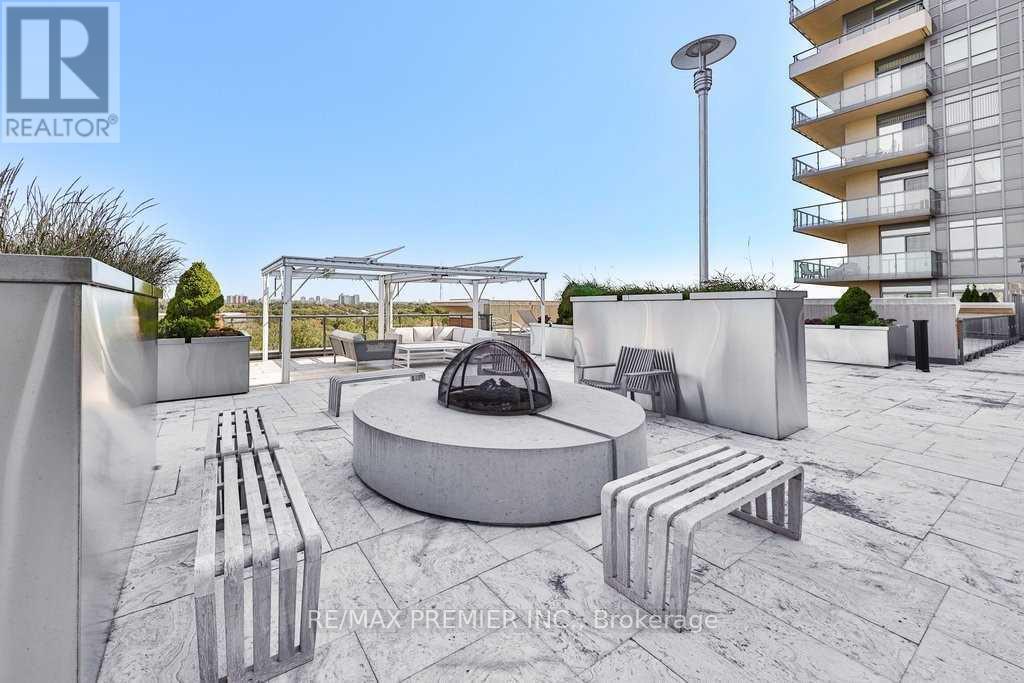 512 - 25 Fontenay Court, Toronto (Edenbridge-Humber Valley), Ontario  M9A 0C4 - Photo 11 - W12760752