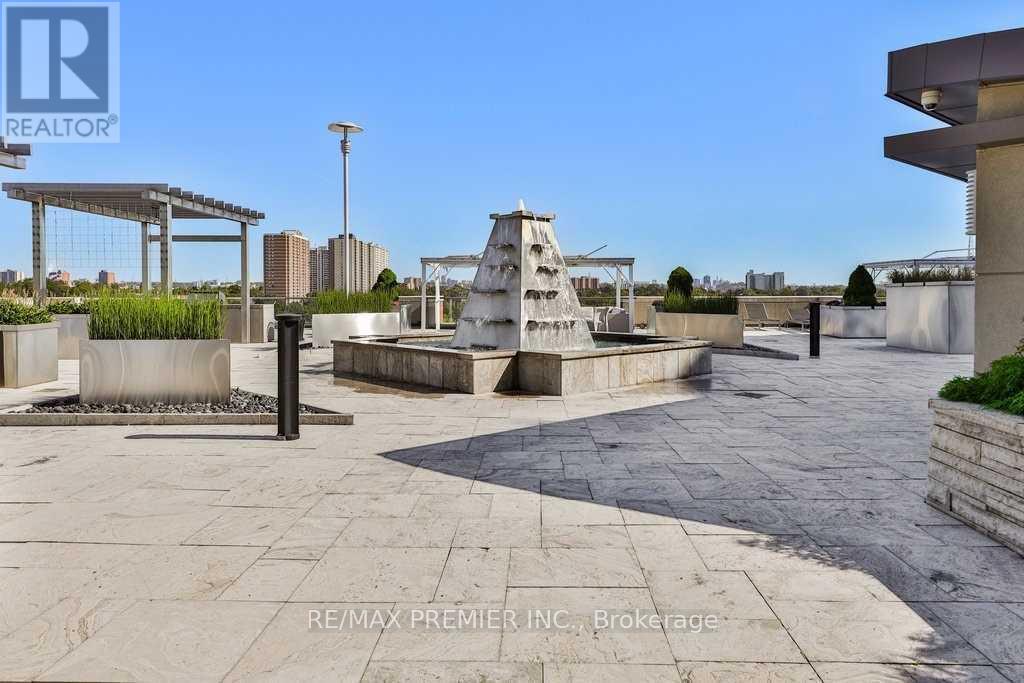 512 - 25 Fontenay Court, Toronto (Edenbridge-Humber Valley), Ontario  M9A 0C4 - Photo 13 - W12760752