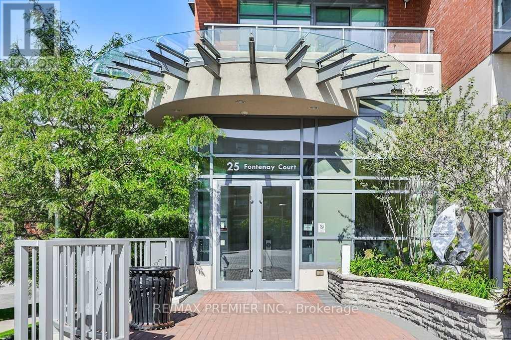 512 - 25 Fontenay Court, Toronto (Edenbridge-Humber Valley), Ontario  M9A 0C4 - Photo 2 - W12760752