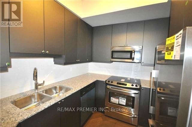 512 - 25 Fontenay Court, Toronto (Edenbridge-Humber Valley), Ontario  M9A 0C4 - Photo 4 - W12760752