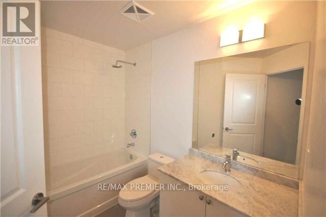 512 - 25 Fontenay Court, Toronto (Edenbridge-Humber Valley), Ontario  M9A 0C4 - Photo 8 - W12760752