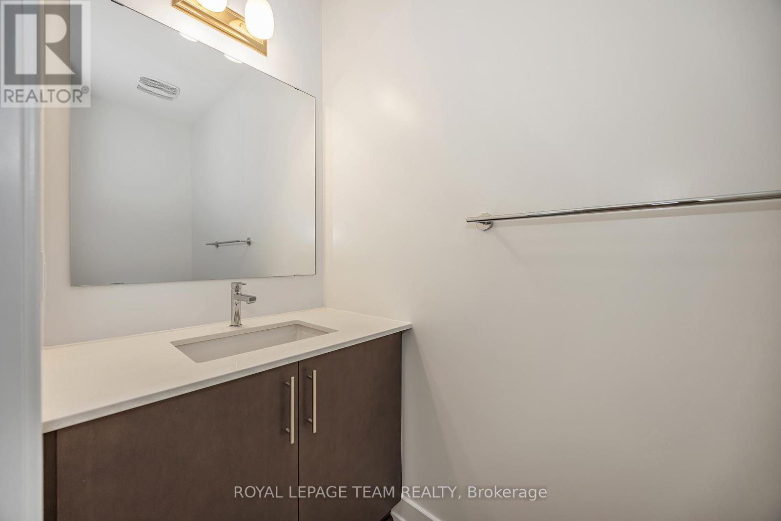 4007 Jockvale Road, Ottawa, Ontario  K2J 6Y8 - Photo 4 - X12552190