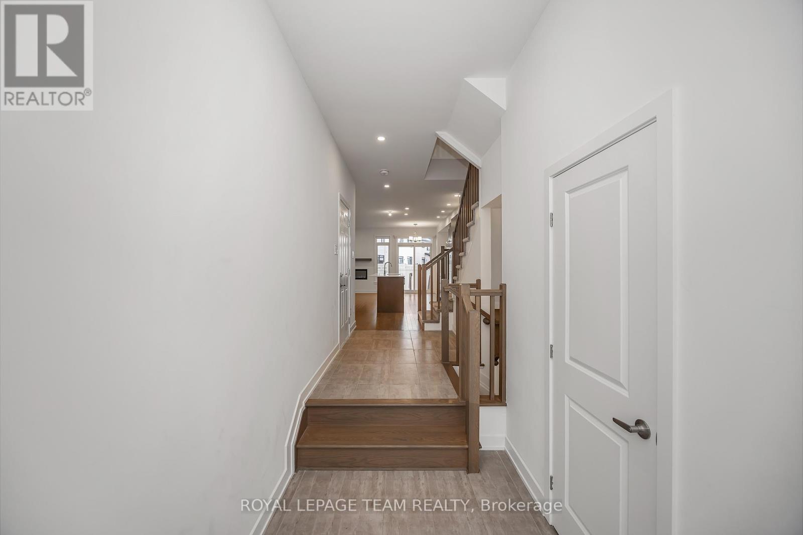 4007 Jockvale Road, Ottawa, Ontario  K2J 6Y8 - Photo 5 - X12552190