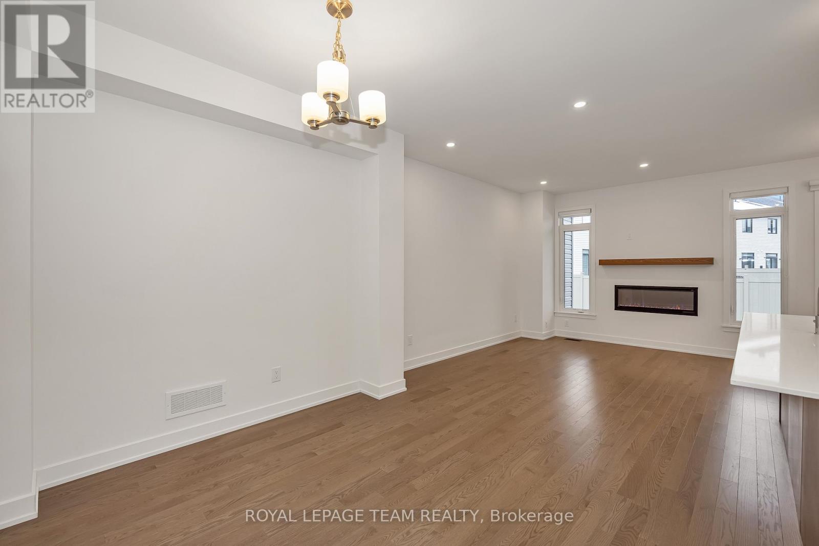 4007 Jockvale Road, Ottawa, Ontario  K2J 6Y8 - Photo 7 - X12552190