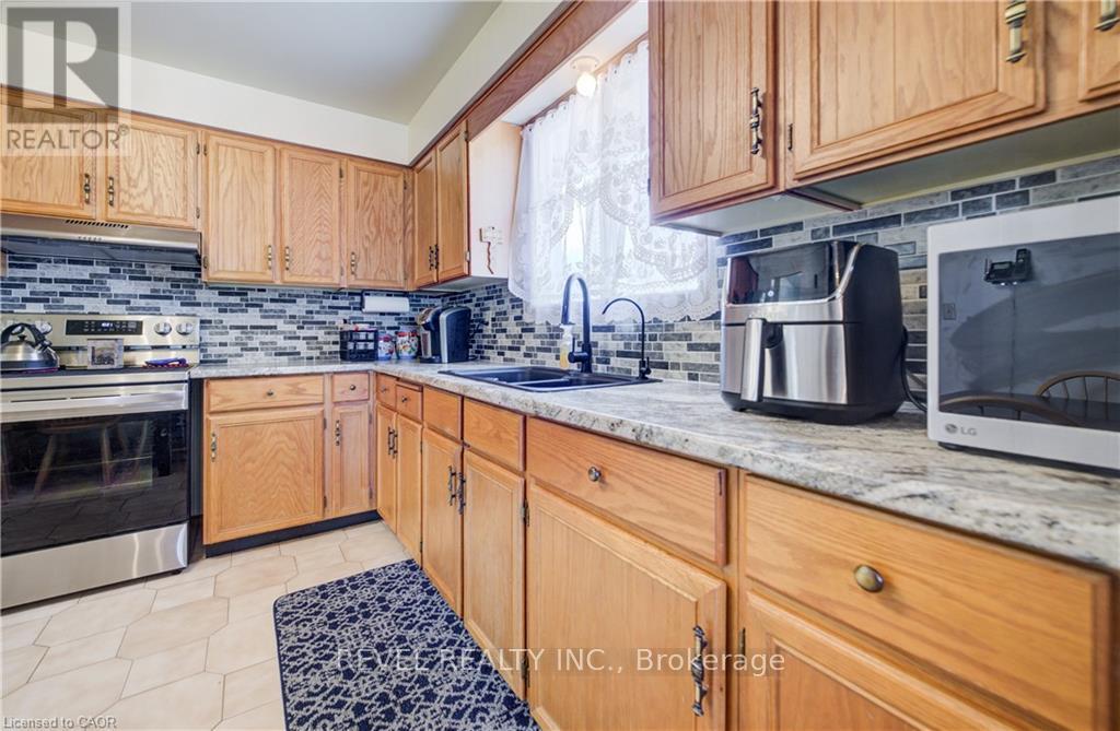 42 Ruffian Road, Brantford, Ontario  N3P 1R6 - Photo 5 - X12744500