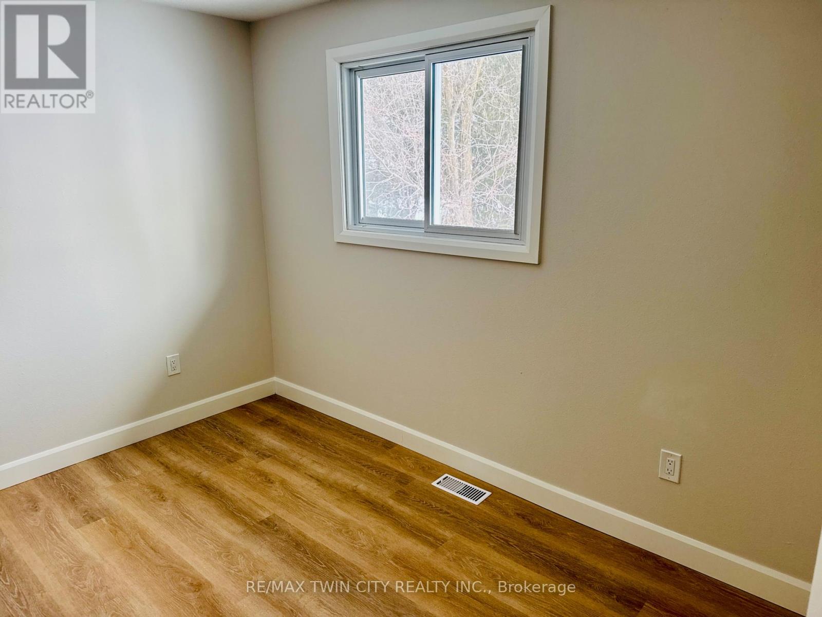 83 Elm Street, Norfolk (Simcoe), Ontario  N3Y 3B7 - Photo 10 - X12760636