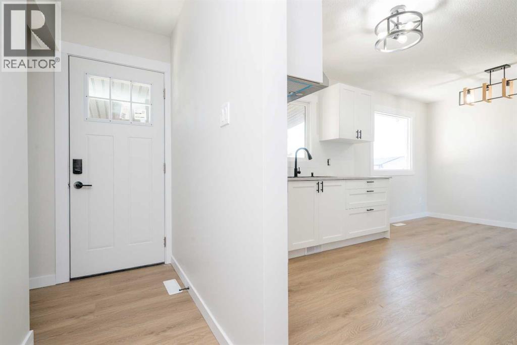 8001 Poplar Drive, Grande Prairie, Alberta  T8V 5K6 - Photo 3 - A2271494