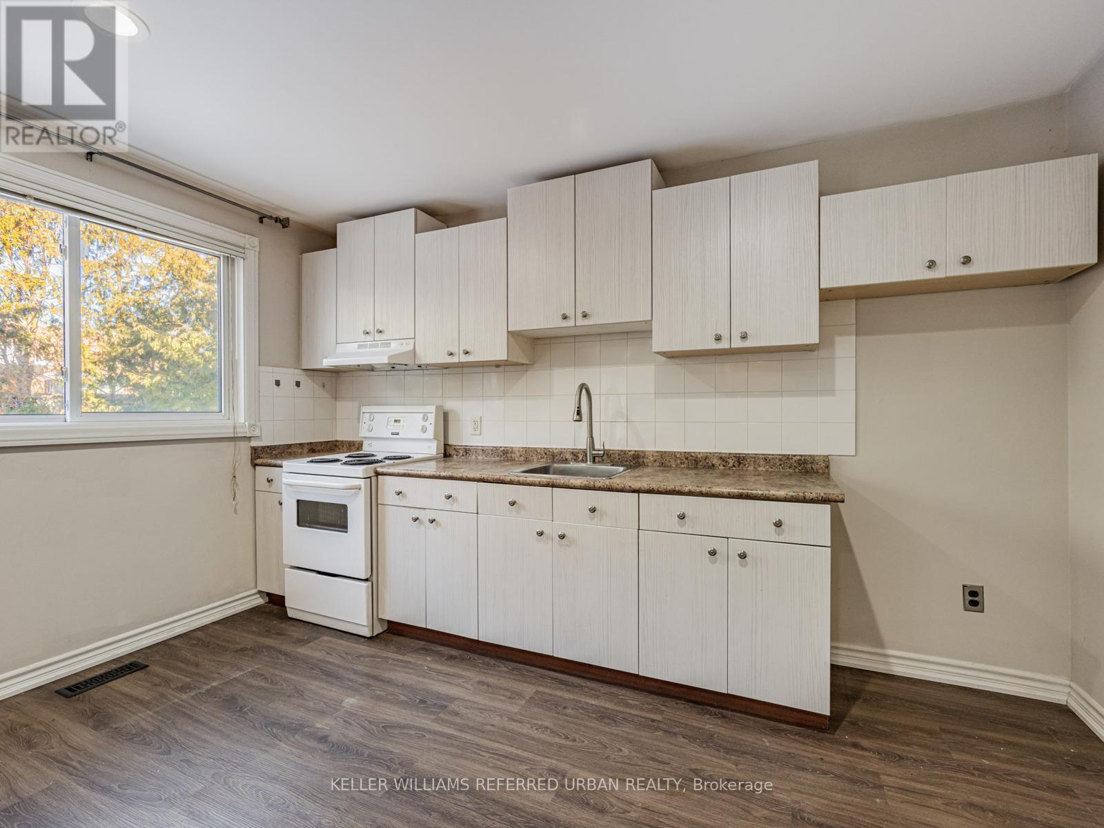 114 Kennard Avenue, Toronto, Ontario  M3H 4M4 - Photo 8 - C12680490