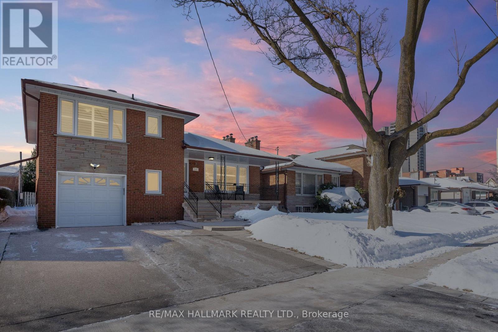 16 Marblehead Road, Toronto (Kingsview Village-The Westway), Ontario  M9R 3B6 - Photo 2 - W12756268