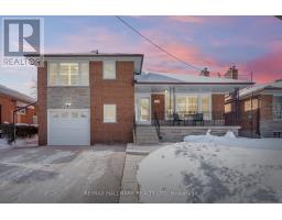 16 MARBLEHEAD ROAD, Toronto, Ontario