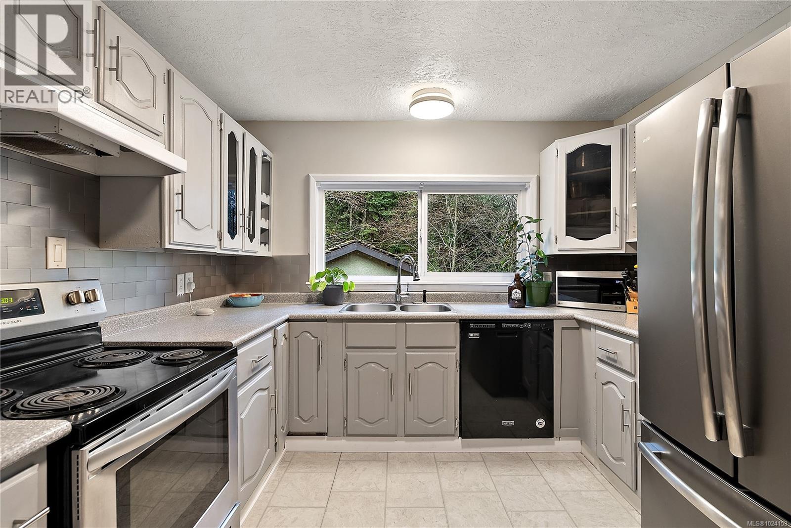 6909 Grant Rd W, Sooke, British Columbia  V9Z 0P4 - Photo 13 - 1024153