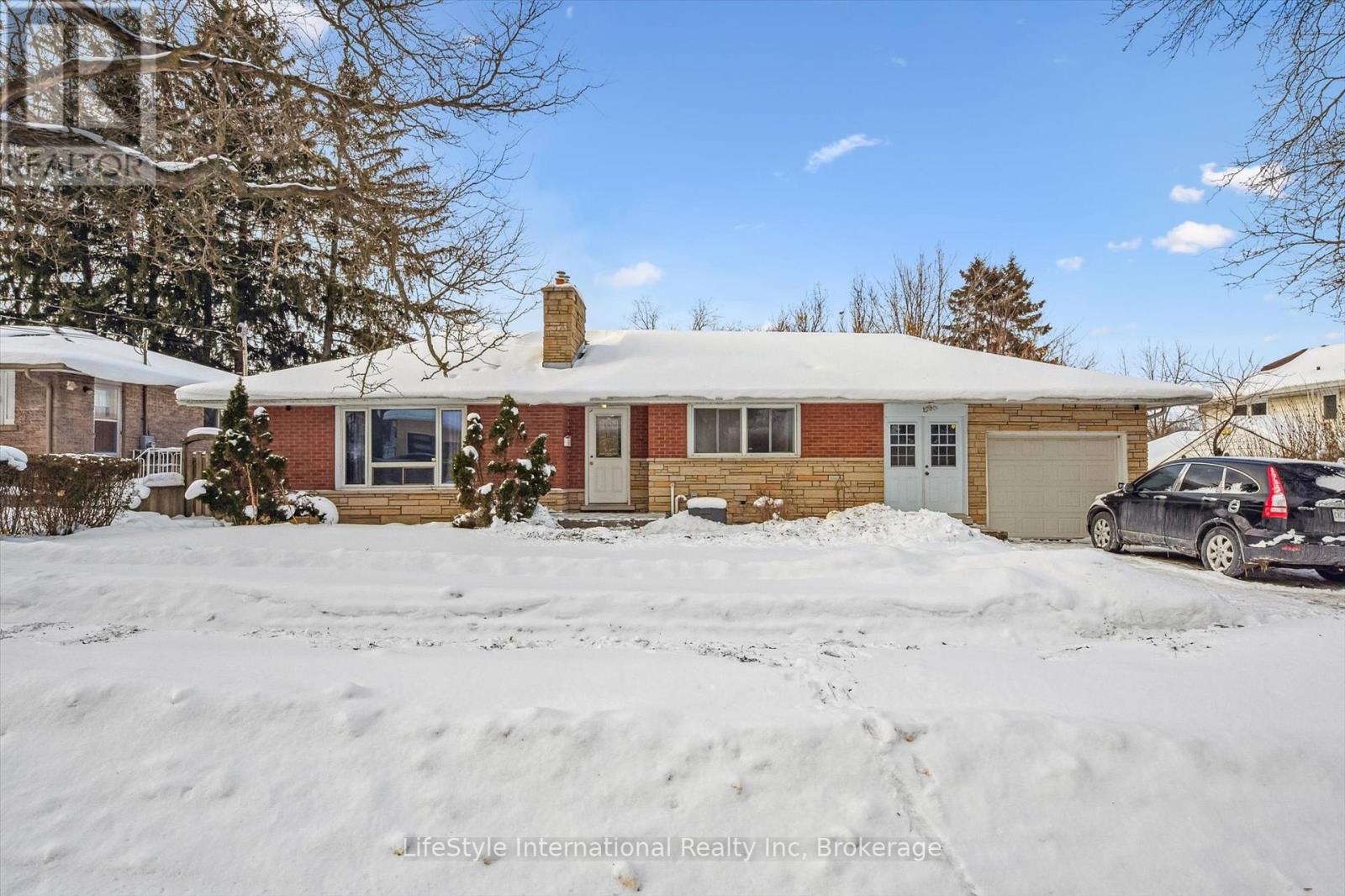 15 FAIRVIEW BOULEVARD, Guelph, Ontario