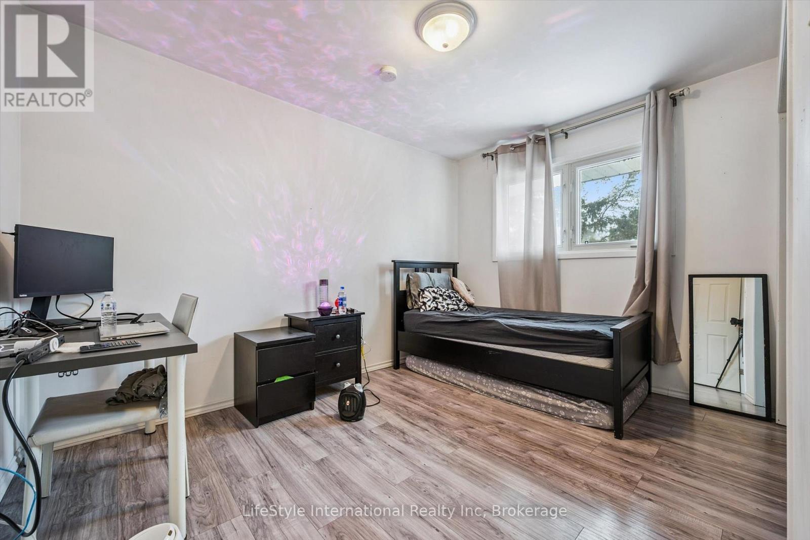 15 Fairview Boulevard, Guelph, Ontario  N1G 1H3 - Photo 15 - X12760772