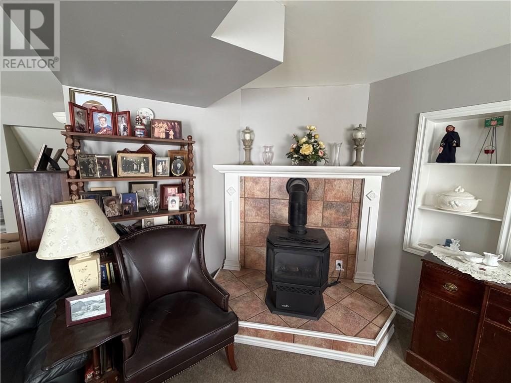 58 Washington Crescent, Elliot Lake, Ontario  P3E 6J5 - Photo 2 - 2126343