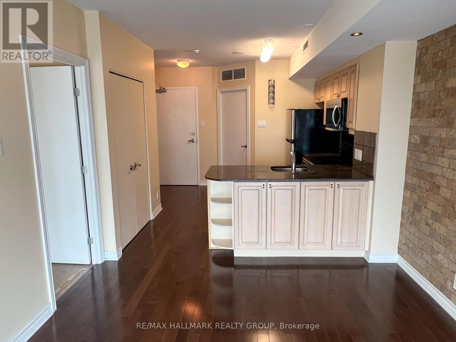 1903 - 445 Laurier Avenue West Avenue W, Ottawa, Ontario  K1N 6R4 - Photo 4 - X12760828