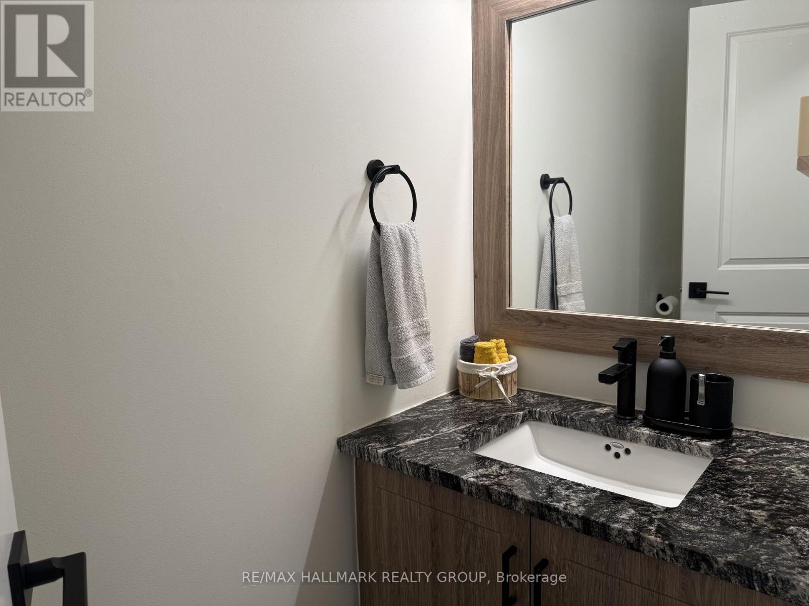 49 Sunridge Lane, Ottawa, Ontario  K2J 2N9 - Photo 5 - X12760912