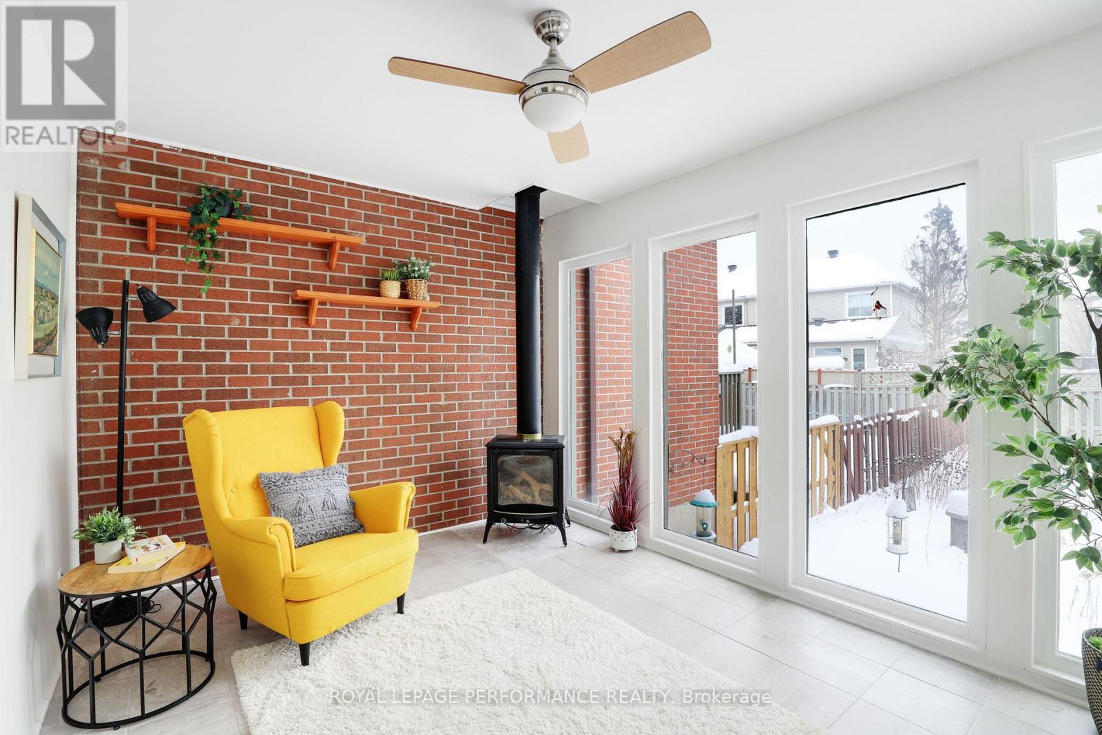 81 C Glen Park Drive, Ottawa, Ontario  K1B 3Z1 - Photo 11 - X12760936