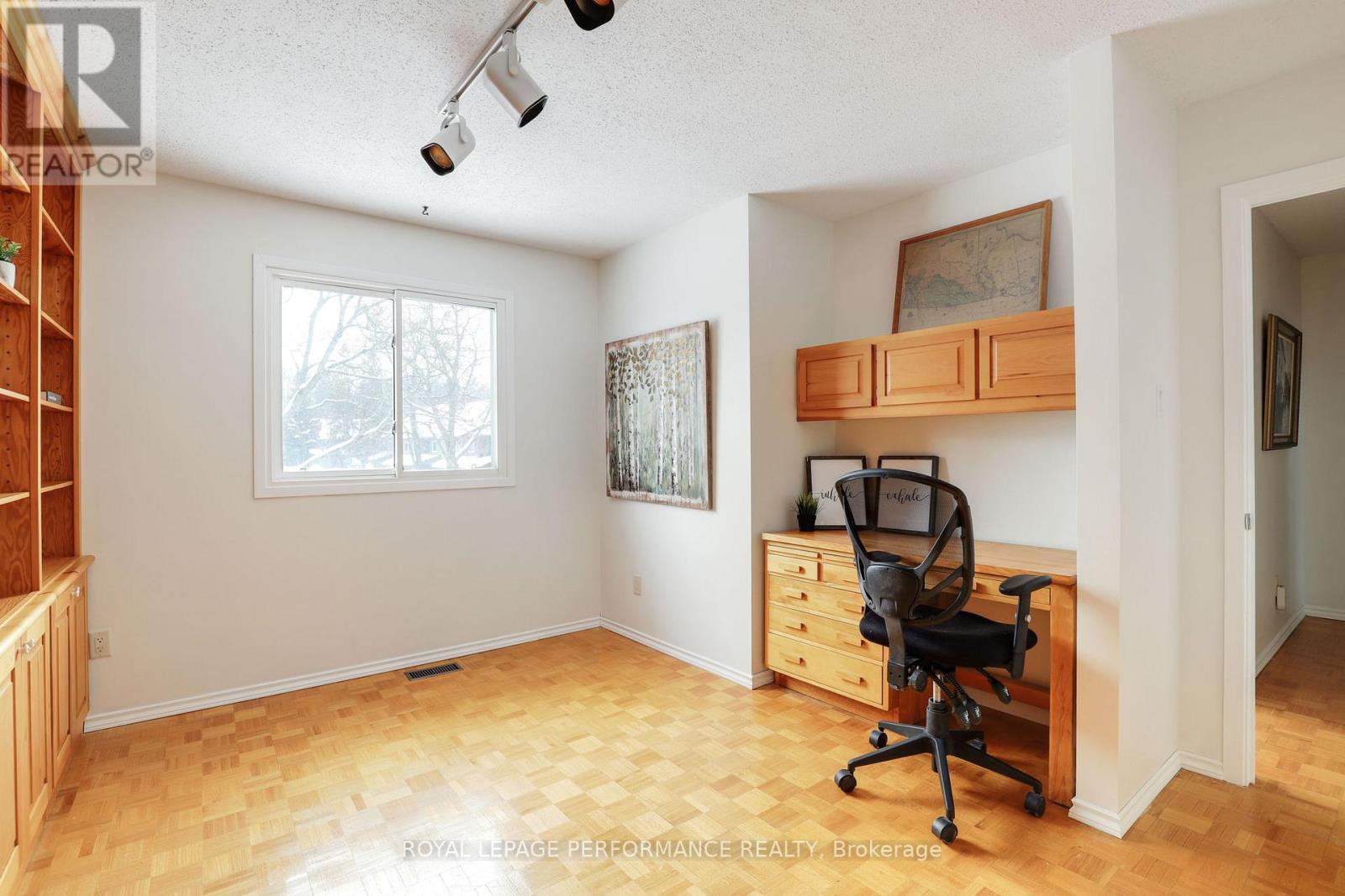 81 C Glen Park Drive, Ottawa, Ontario  K1B 3Z1 - Photo 18 - X12760936