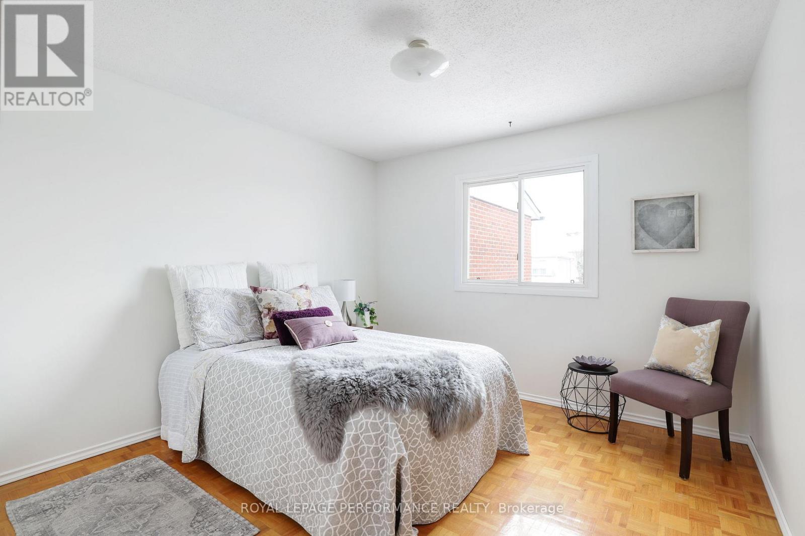 81 C Glen Park Drive, Ottawa, Ontario  K1B 3Z1 - Photo 20 - X12760936