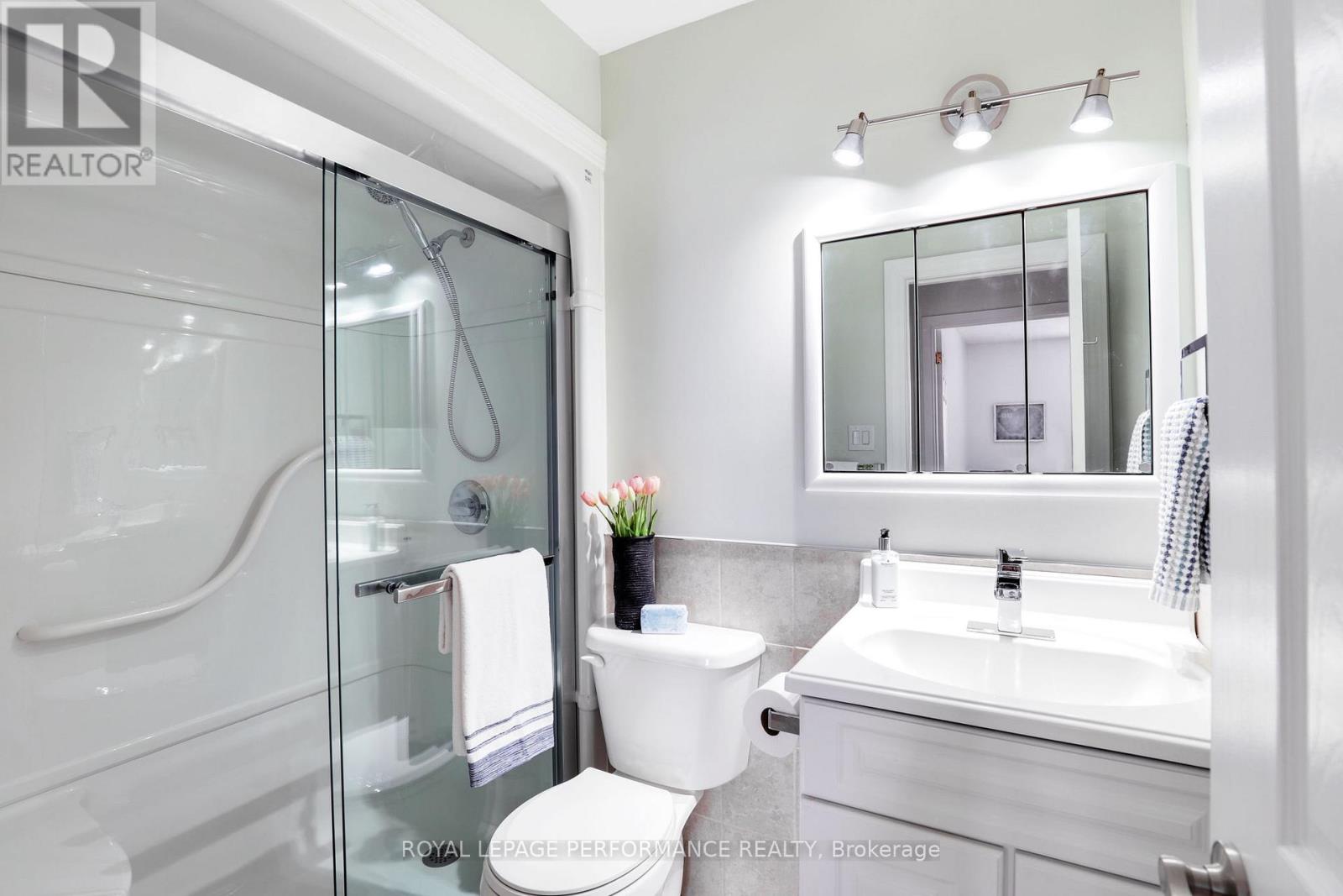 81 C Glen Park Drive, Ottawa, Ontario  K1B 3Z1 - Photo 21 - X12760936