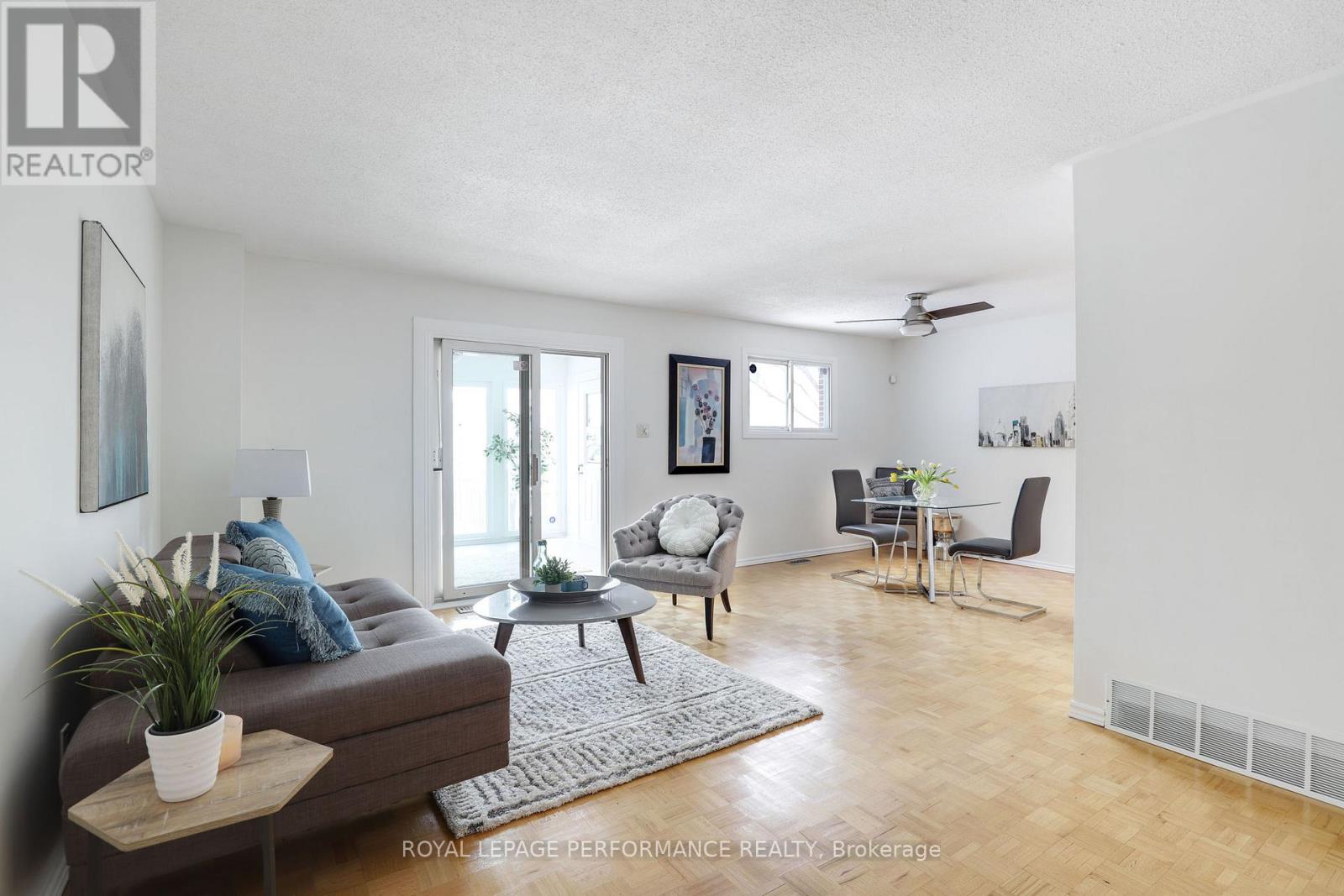 81 C Glen Park Drive, Ottawa, Ontario  K1B 3Z1 - Photo 6 - X12760936