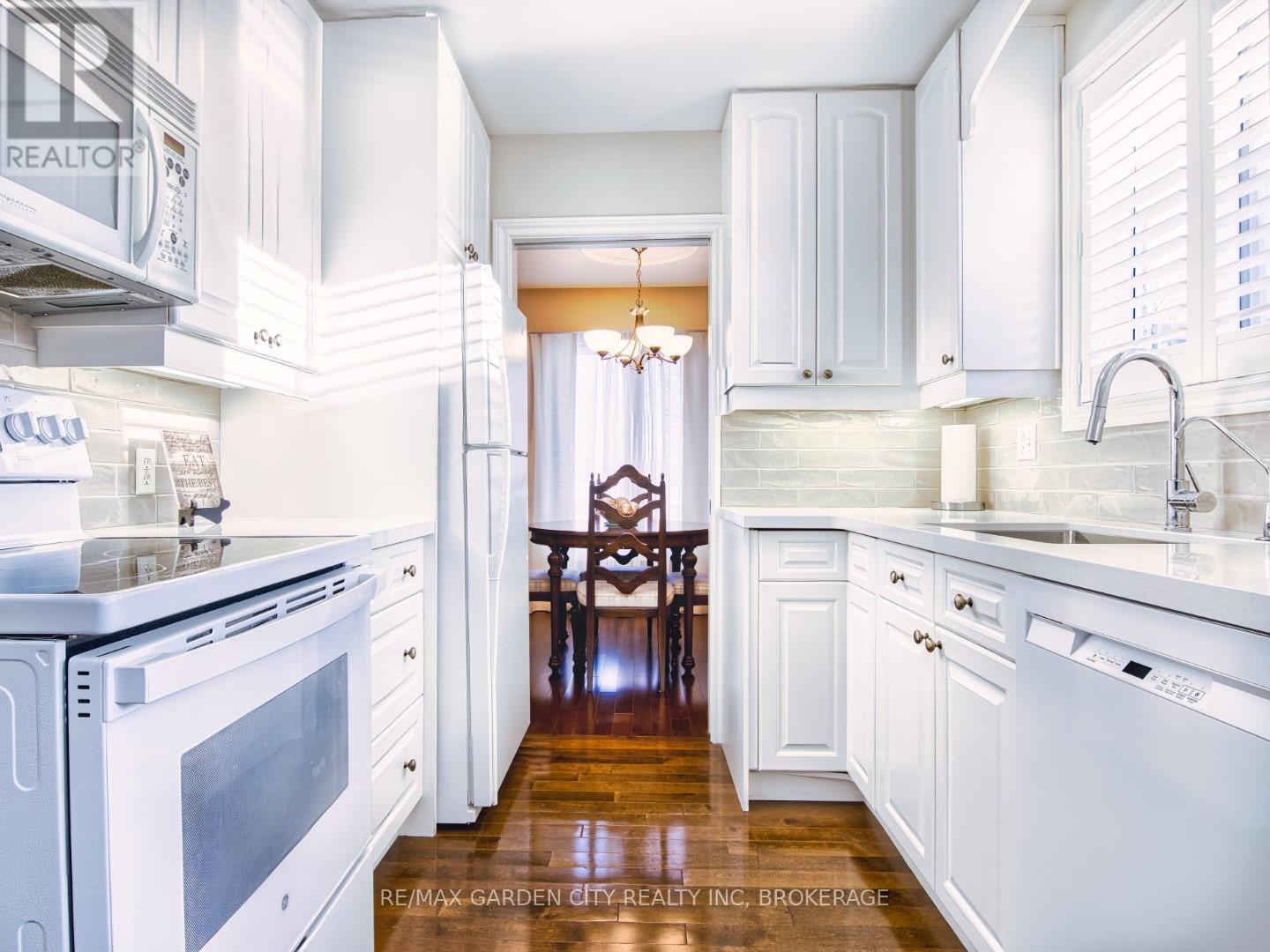 9 Royal Oak Drive, St. Catharines, Ontario  L2N 4B7 - Photo 13 - X12760882