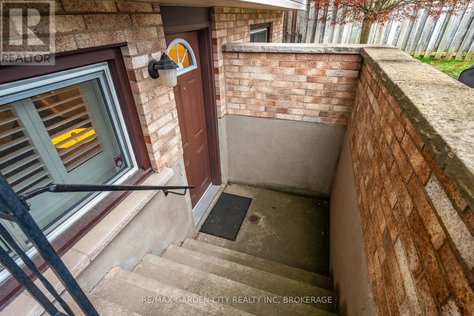 9 Royal Oak Drive, St. Catharines, Ontario  L2N 4B7 - Photo 27 - X12760882