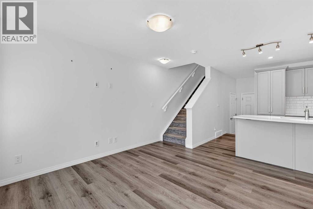 50 Yorkville Boulevard Sw, Calgary, Alberta  T2X 4K6 - Photo 3 - A2283278